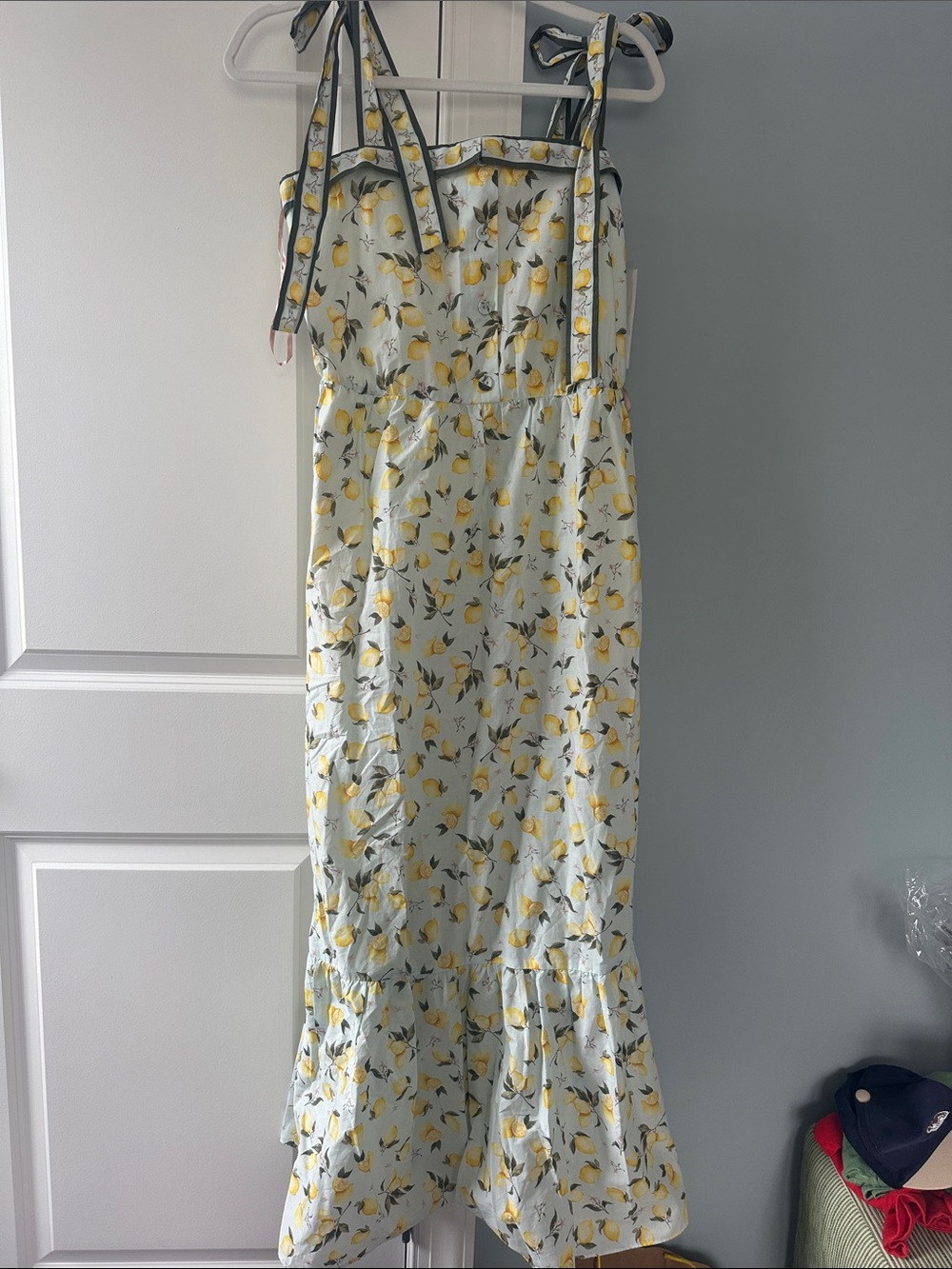 NWT Gal Meets Glam Yellow Lemon Print Tie-Strap maxi Dress size 4